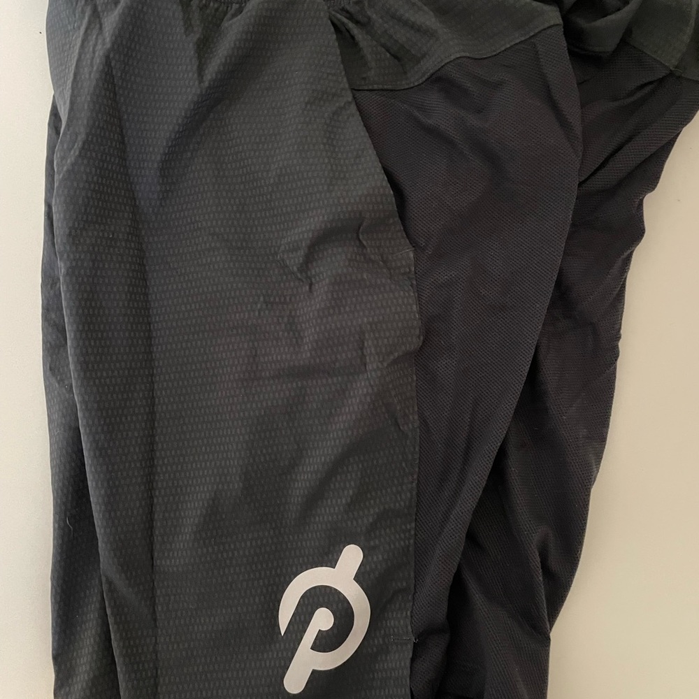 Lululemon X Peloton 9” lines running short